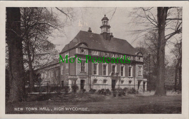 Buckinghamshire Postcard - High Wycombe New Town Hall  DC1253