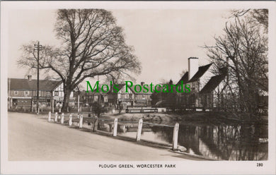 Surrey Postcard - Plough Green, Worcester Park   RT2441