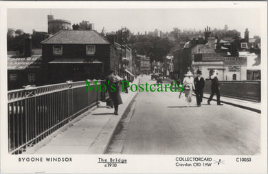 Berkshire Postcard - Bygone Windsor, The Bridge c1910 - SW11597