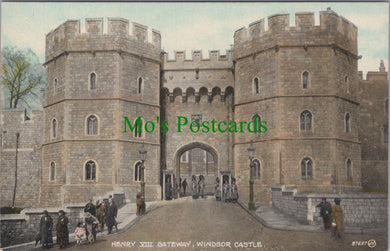 Berkshire Postcard - Windsor Castle, Henry VIII Gateway  SW13087