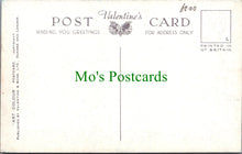 Load image into Gallery viewer, Berkshire Postcard - Windsor Castle, Henry VIII Gateway    SW14067
