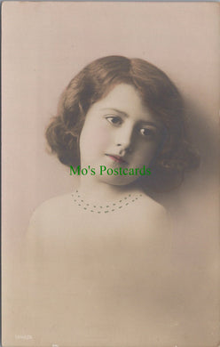 Children Postcard - Head and Shoulders of a Child   SW12593