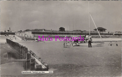 Lincolnshire Postcard - Sandilands, Sutton-On-Sea   HM678