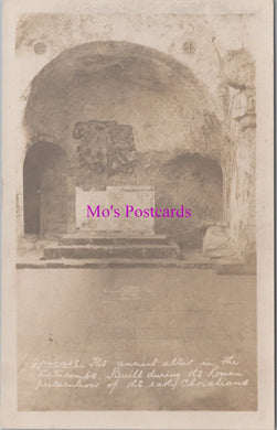 Italy Postcard - Syracuse, The Ancient Altar in The Catacombs  DZ277