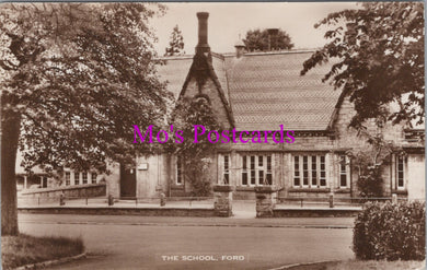 Northumberland Postcard - The School, Ford Village DZ181