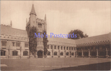 Oxfordshire Postcard - Oxford, Magdalen College Cloister Quad  DC1942