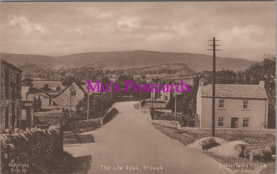 Yorkshire Postcard - The Low Road, Brough   SW14234