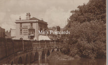 Load image into Gallery viewer, Wiltshire Postcard - The Town Bridge, Chippenham SW19114