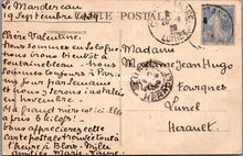 Load image into Gallery viewer, France Postcard - Blois, The Chateau, Group of Tourists SW18017