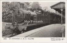 Load image into Gallery viewer, Railways Postcard - Train at Stanmore Train Station SW17704
