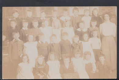Middlesex Postcard - School Children & Teacher, High Street, Wealdstone  RS5777