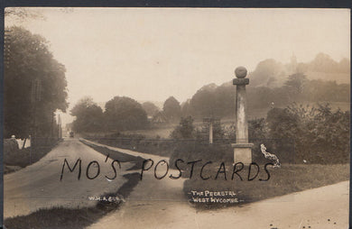 Buckinghamshire Postcard - The Pedestal, West Wycombe     RT403