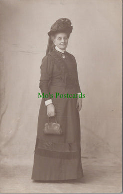 Social History Postcard - Elegantly Dressed Lady, Bournemouth Photo SW10440