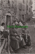 Load image into Gallery viewer, France Postcard - Le Puy, Dentellieres Du Pays   SW11935
