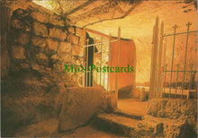 Load image into Gallery viewer, Middle East Postcard - Jerusalem, The Garden Tomb Interior SW11353
