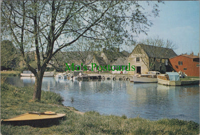 Gloucestershire Postcard - Lechlade River Scene SW11404