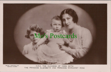 Royalty Postcard - H.R.H The Duchess of York With The Princess Elizabeth DC2483
