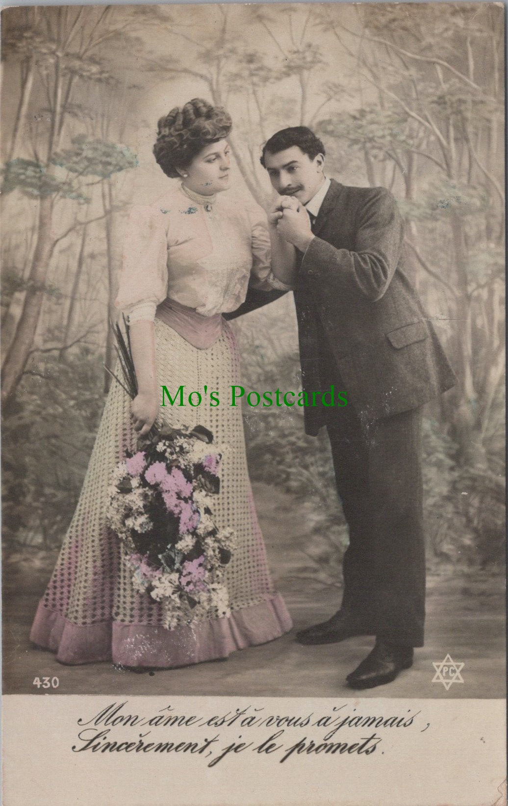 France Postcard - French Romantic Couple DC998