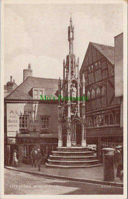 Hampshire Postcard - City Cross, Winchester  HP34