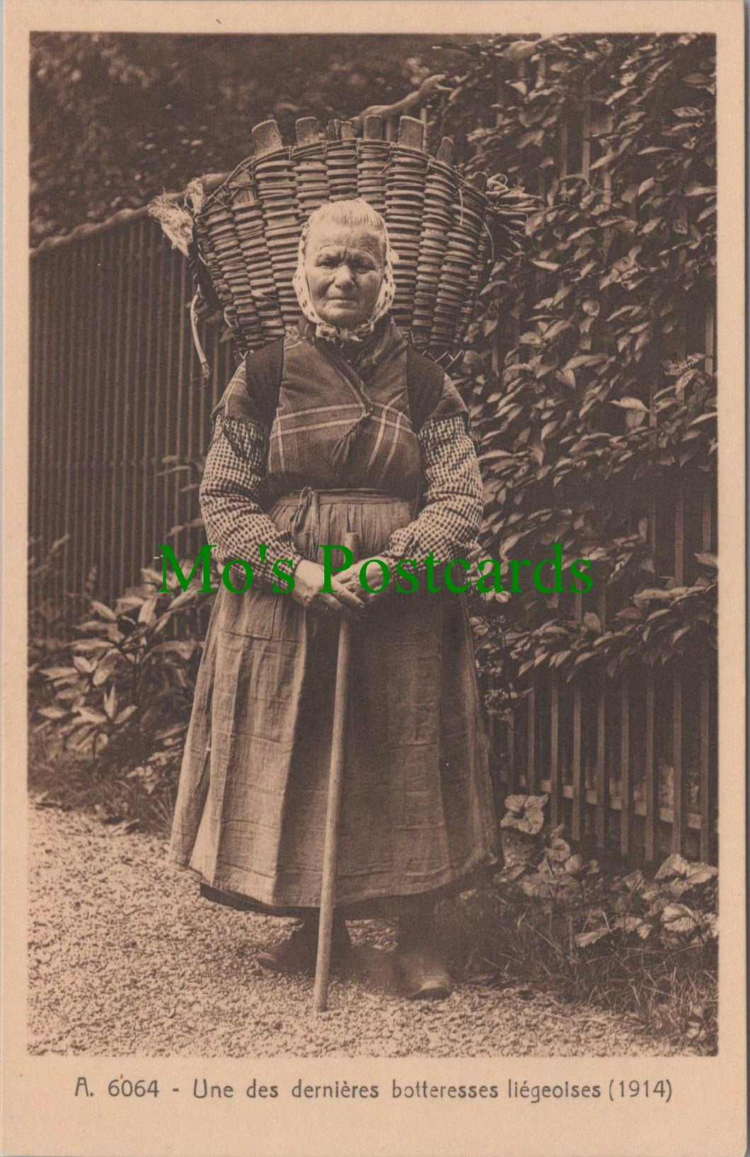 Belgium Postcard - Une Des Dernieres Botteresses Liegeolses SW12505