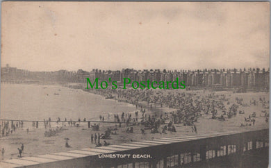 Suffolk Postcard - Lowestoft Beach   DC846