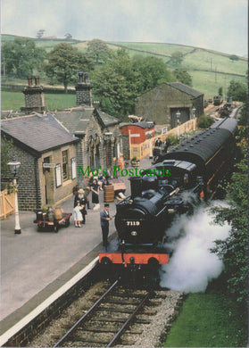 Railway Postcard - Oakworth Train Station  SW12197