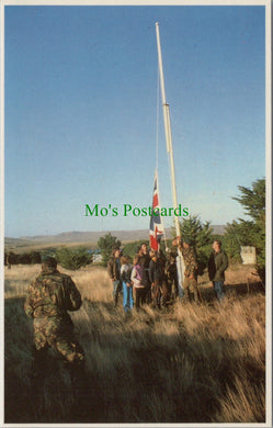 Military Postcard - Falklands War, Royal Marines at San Carlos  SW12755