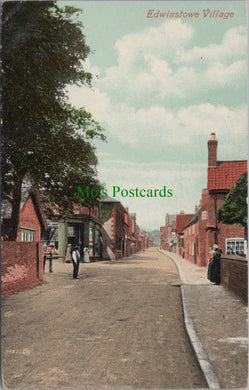 Nottinghamshire Postcard - Edwinstowe Village    SW13461