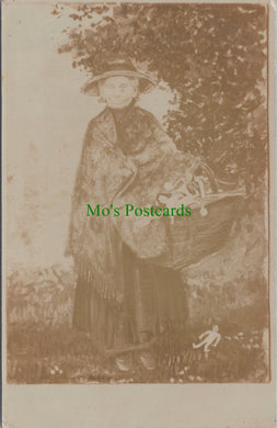 Cornwall Postcard - Cornish Lady With Basket of Dolls SW13295