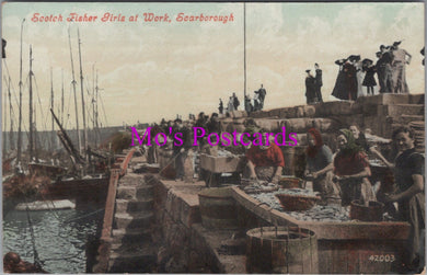 Yorkshire Postcard - Scarborough, Scotch Fisher Girls at Work  SW15365