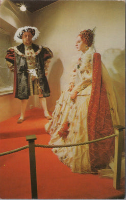 Waxworks Postcard - King Henry VIII and Queen Elizabreth I, Louis Tussaud SW16085