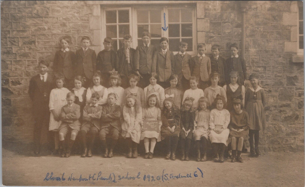 Children Postcard - Class 6, Newport School, Pembrokeshire  SW16142