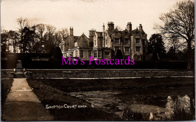 Oxfordshire Postcard - Shipton Court, Shipton Under Wychwood   SW15104