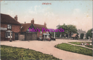 Hertfordshire Postcard - Ickleford Village  HM673