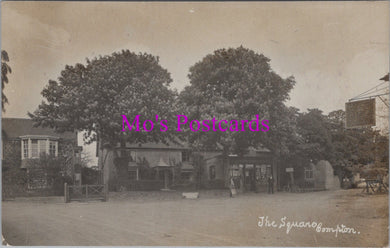 Sussex Postcard - The Square, Compton    HM531