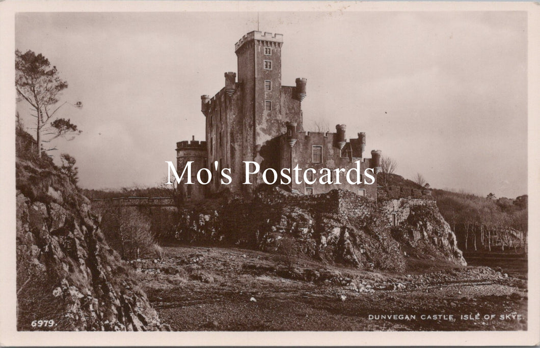 Scotland Postcard - Dunvegan Castle, Isle of Skye  SW15557