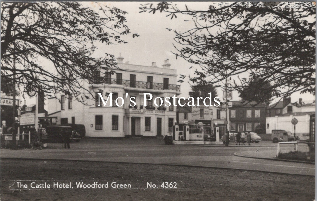 London Postcard - The Castle Hotel, Woodford Green  SW15744