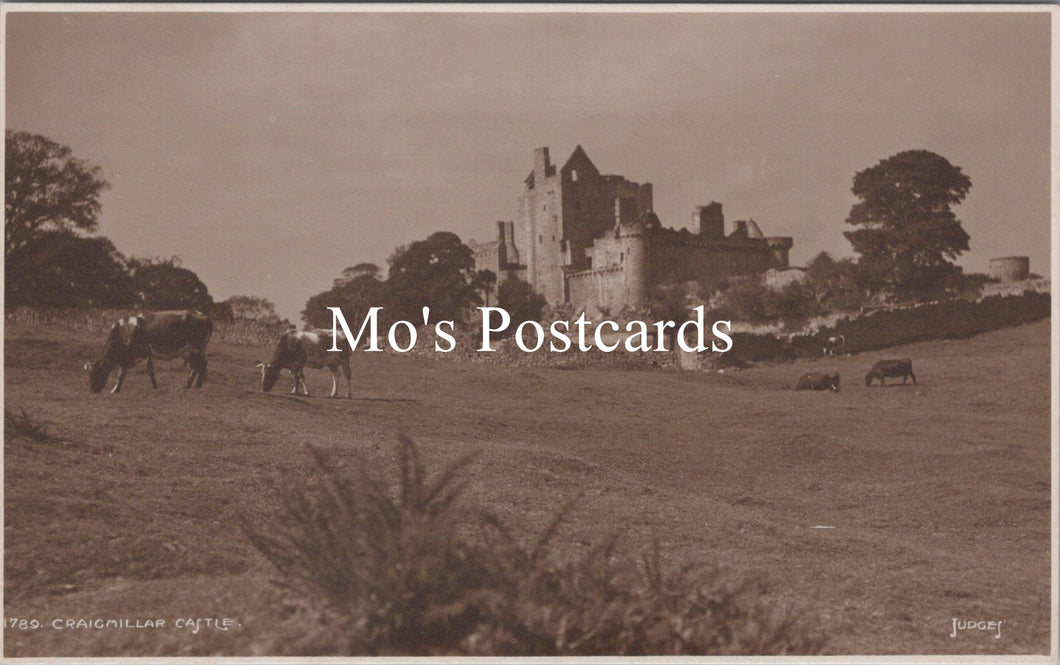 Scotland Postcard - Craigmillar Castle, Edinburgh   SW15888