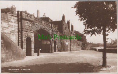 Cheshire Postcard - Bridgegate, Chester   SW13892