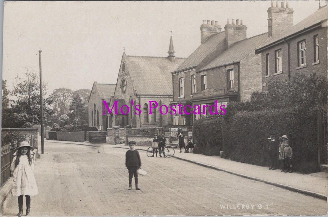 Yorkshire Postcard - Willerby Village    SW15128