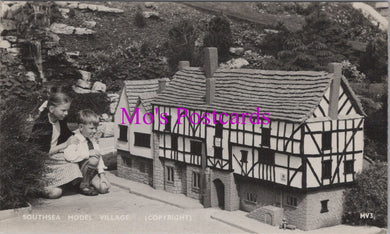 Hampshire Postcard - Southsea Model Village  SW16159