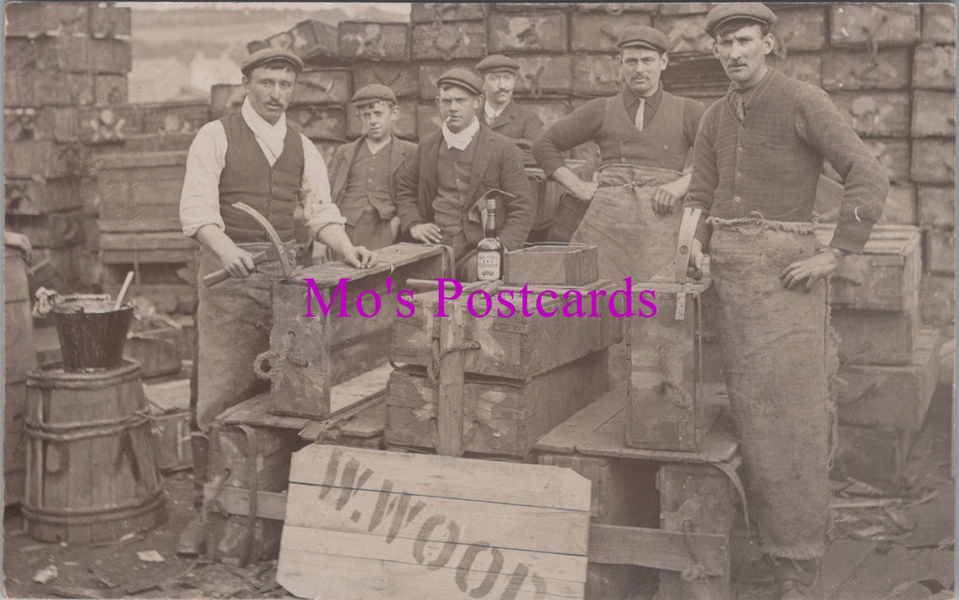 Suffolk Postcard - Lowestoft Workers. Employees of W.Wood SW15757