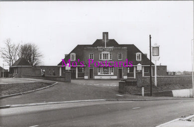 Hampshire Postcard - The Target Pub, Southampton   SW15764