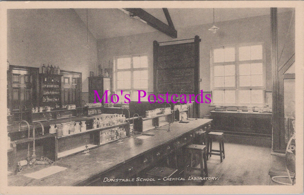 Bedfordshire Postcard - Dunstable School, Chemical Laboratory   SW15975