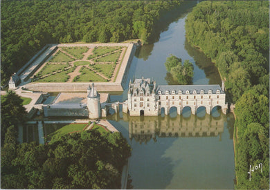 France Postcard - Chenonceau, The Castle on The Cher  SW16499