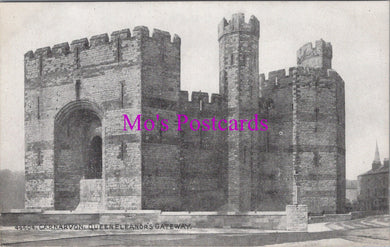 Wales Postcard - Carnarvon Castle, Queen Eleanor's Gateway   SW14288