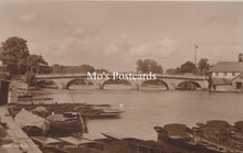 Load image into Gallery viewer, Oxfordshire Postcard - Henley-on-Thames and River Thames  SW19113

