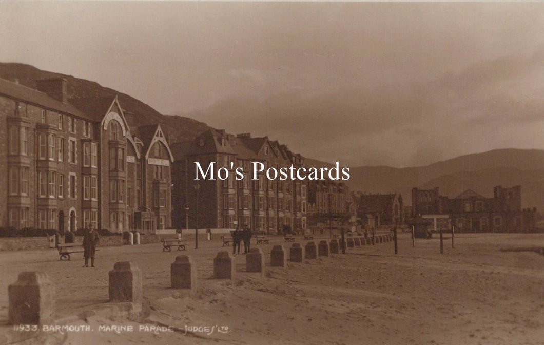Wales Postcard - Barmouth, Marine Parade  SW19133