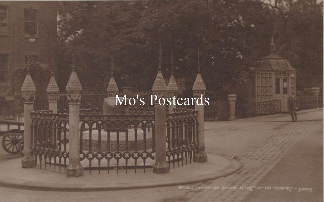London Postcard - Coronation Stone, Kingston-on-Thames  SW19152