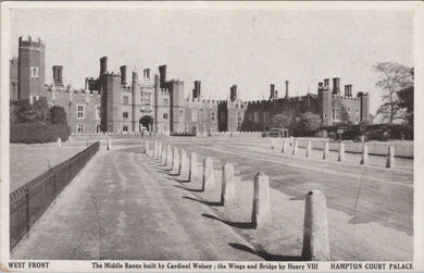 Middlesex Postcard - Hampton Court Palace West Front  SW17012